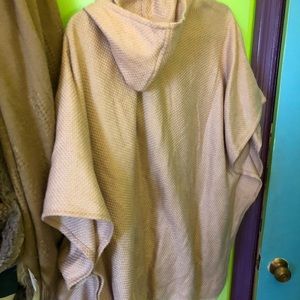 Hooded blush throw LOFT NWT